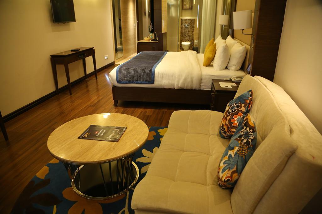Oyo Premium Panchkula Sector 5 Hotel Quarto foto