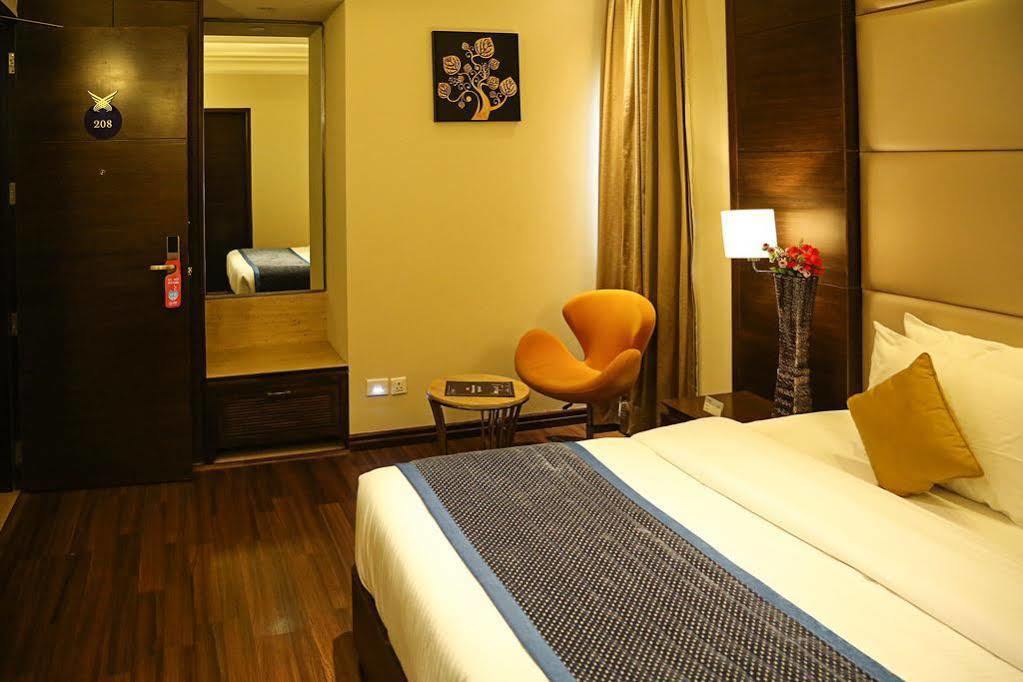 Oyo Premium Panchkula Sector 5 Hotel Exterior foto